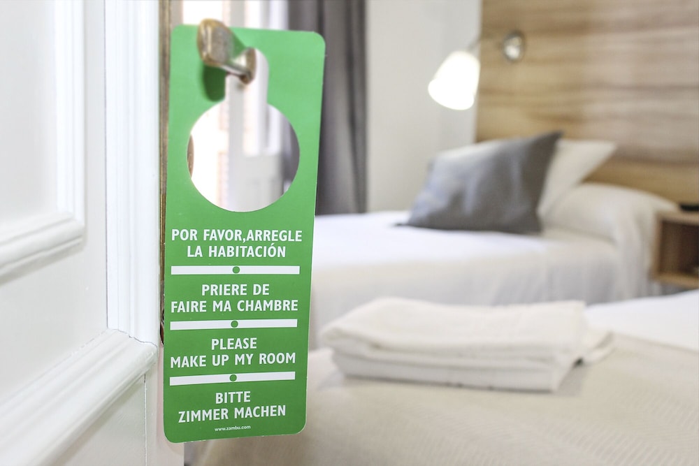 Business Twin Room - Photo 4