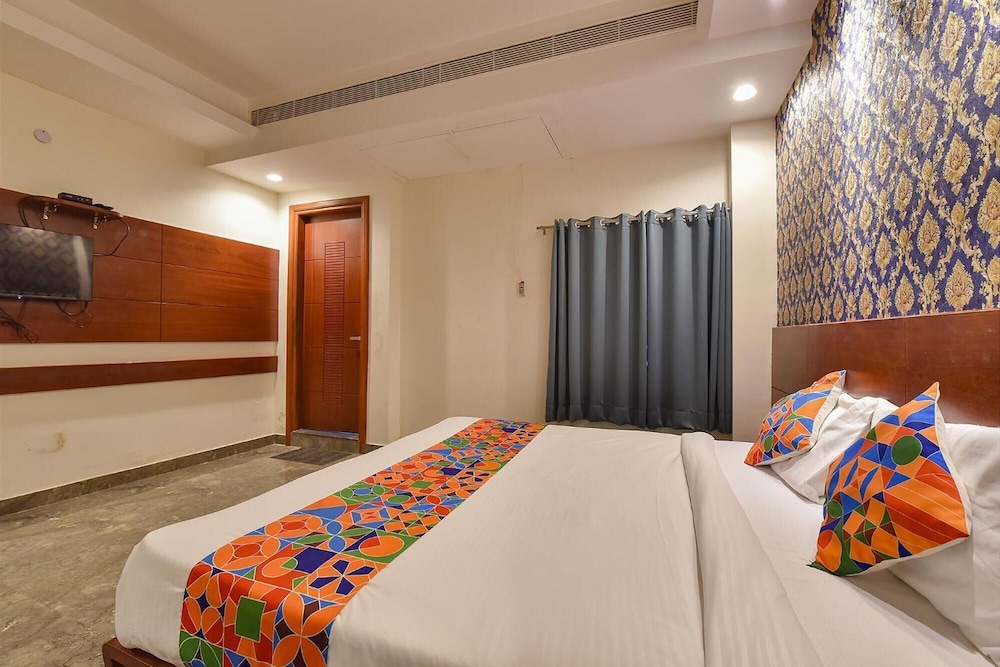 Deluxe Room - Photo 8
