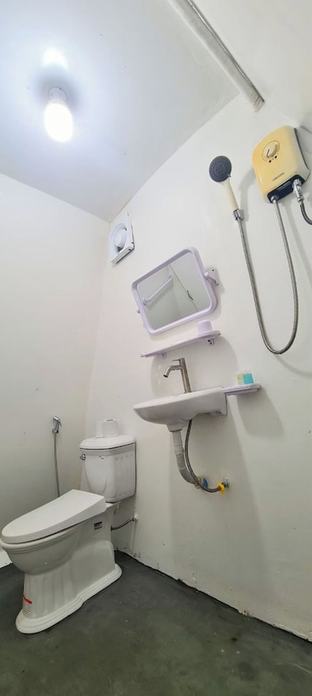 Basic Double Room photo 2