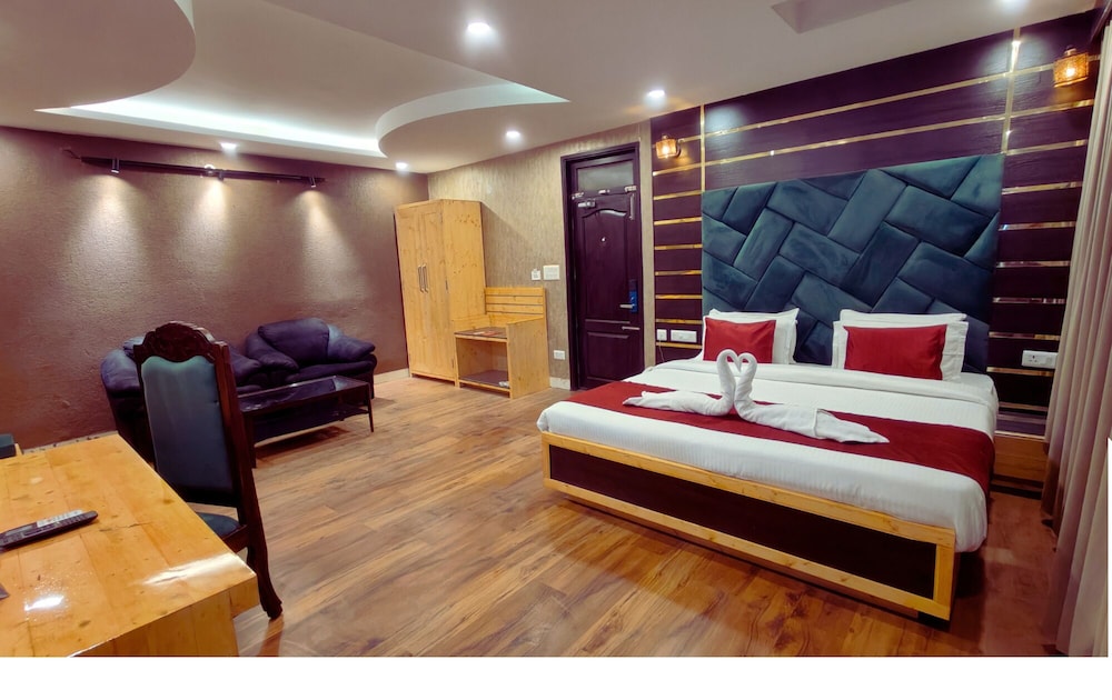 Suite Room with Balcony