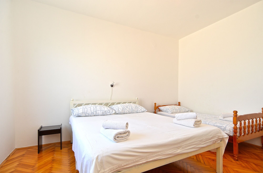 Apartment, 2 Bedrooms (442/1013)