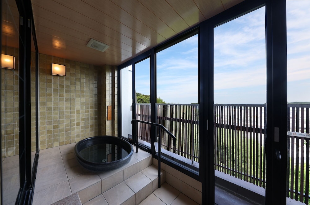 Japanese Style Room, Two Beds, with Open Air Bath photo 3