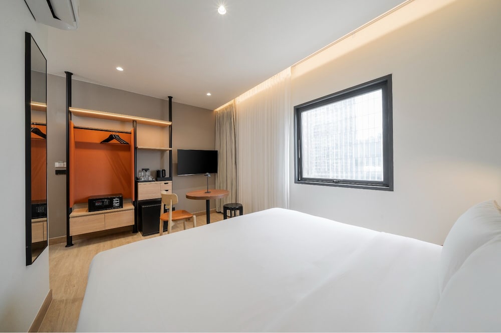 Standard Double Room, City View photo 3