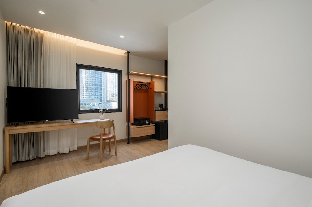 Superior Double Room, City View photo 3