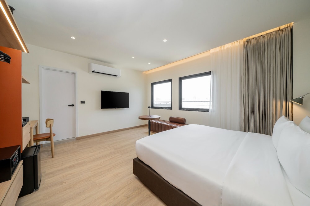 Deluxe Double Room, City View photo 2