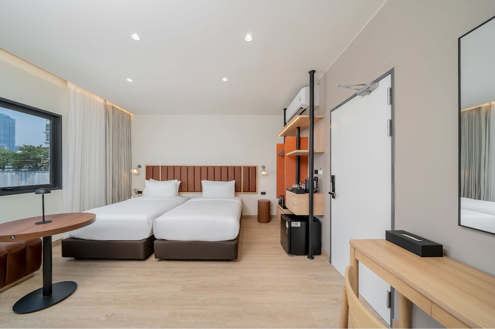 Deluxe Twin Room, City View photo 2