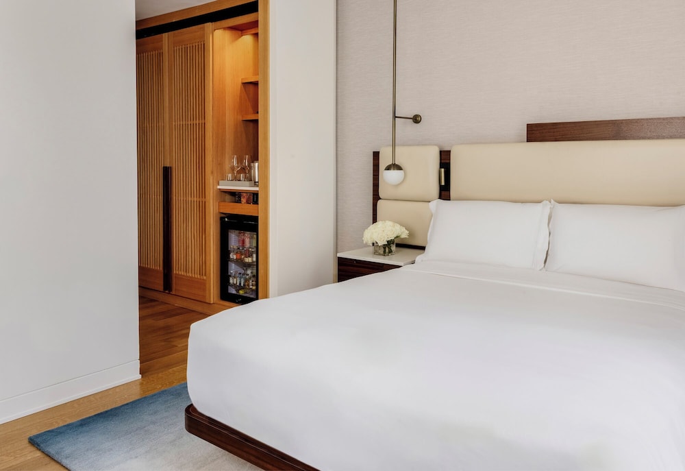 Deluxe Room, 1 Queen Bed