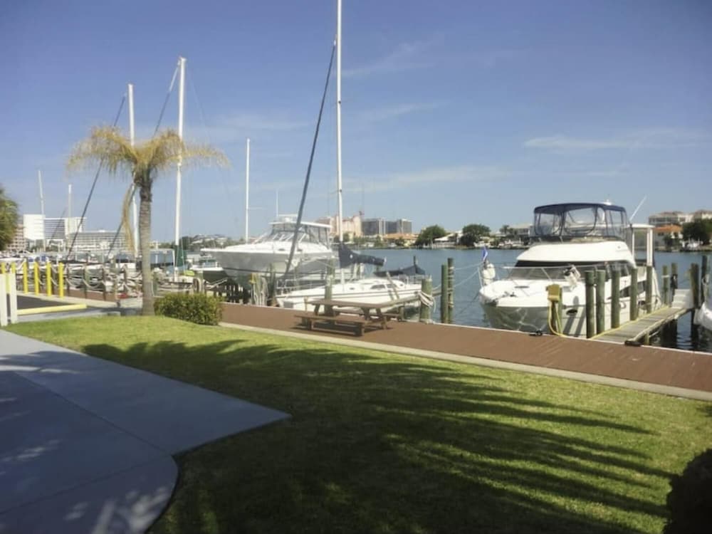 2 Bedroom Waterfront Pool Side!, 사진 21