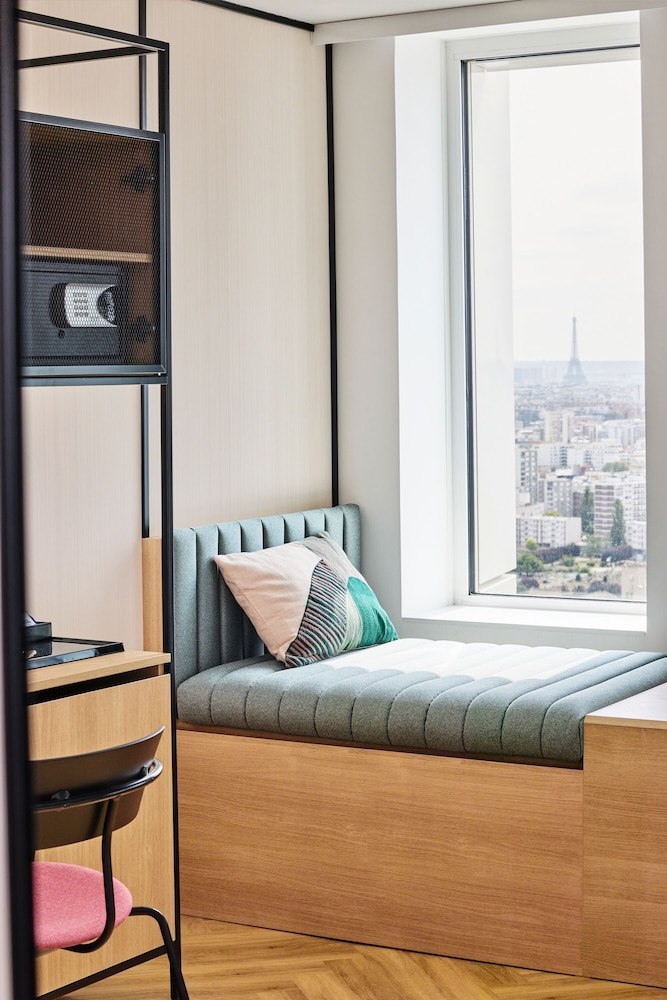 Superior Double Room High Floor thumbnail 5