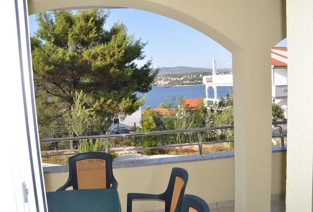 Apartment (Two Bedroom Apartment with Sea View T)