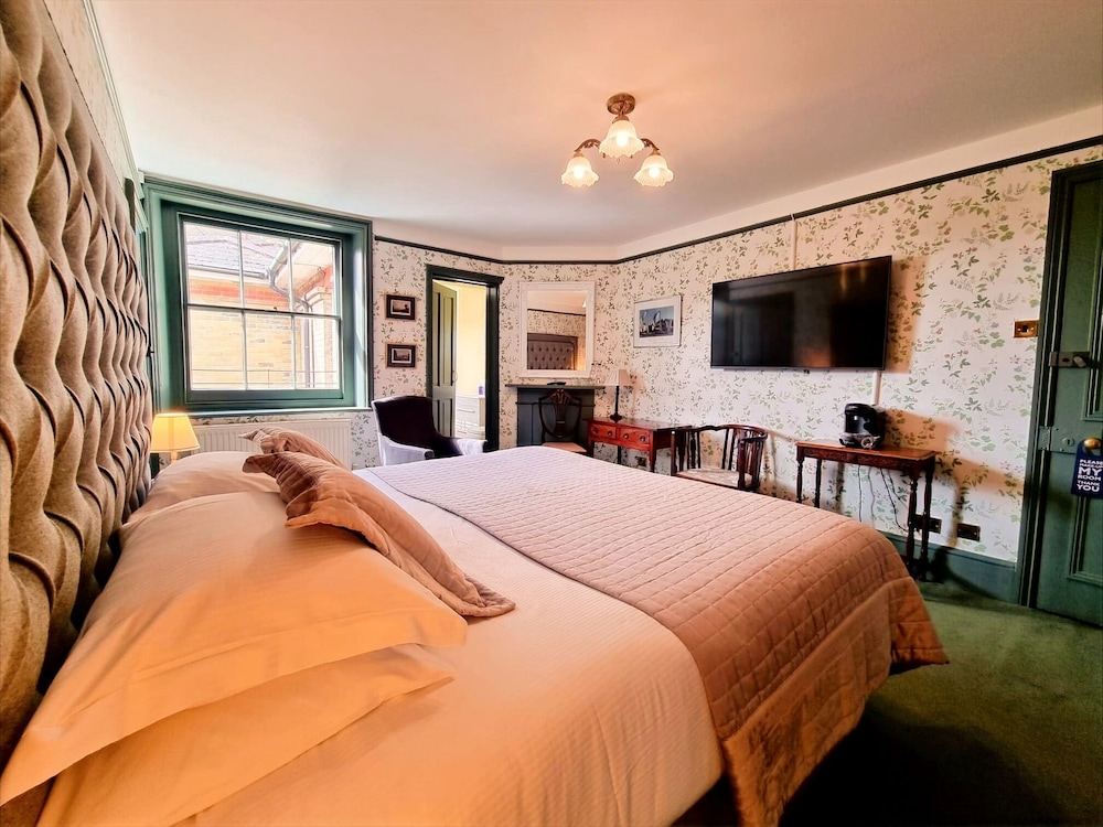 Standard Suite, Ensuite photo 3