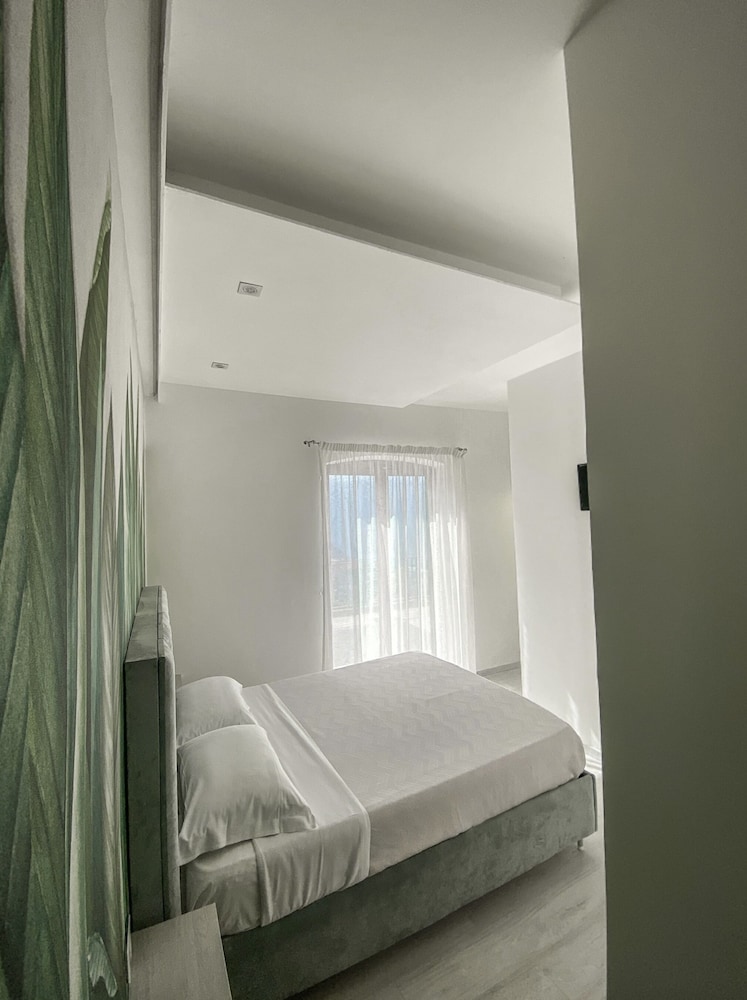 Honeymoon Double Room photo 3