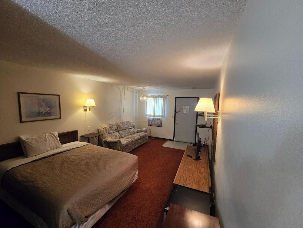 Room, 1 Queen Bed, Non Smoking - Photo 7