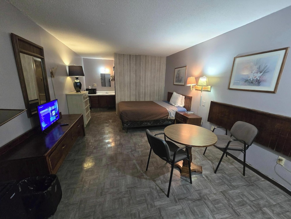 Room, 1 Queen Bed, Non Smoking - Photo 3