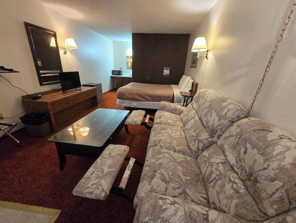 Room, 1 Queen Bed, Non Smoking - Photo 16
