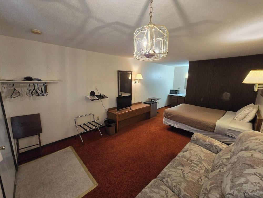 Room, 1 Queen Bed, Non Smoking - Photo 5