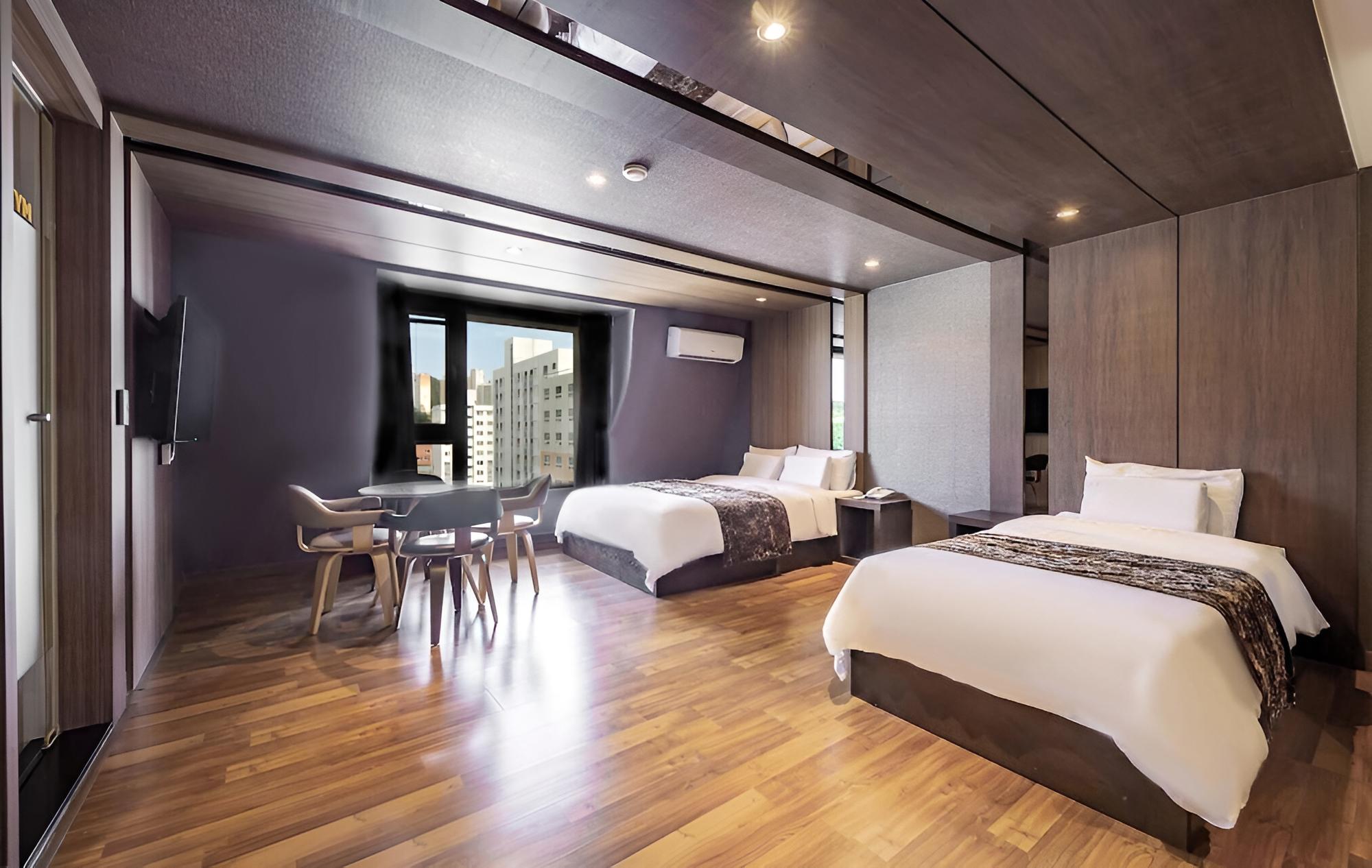 Room (V-VIP *City View* - Wando Tower Night) - Photo 1