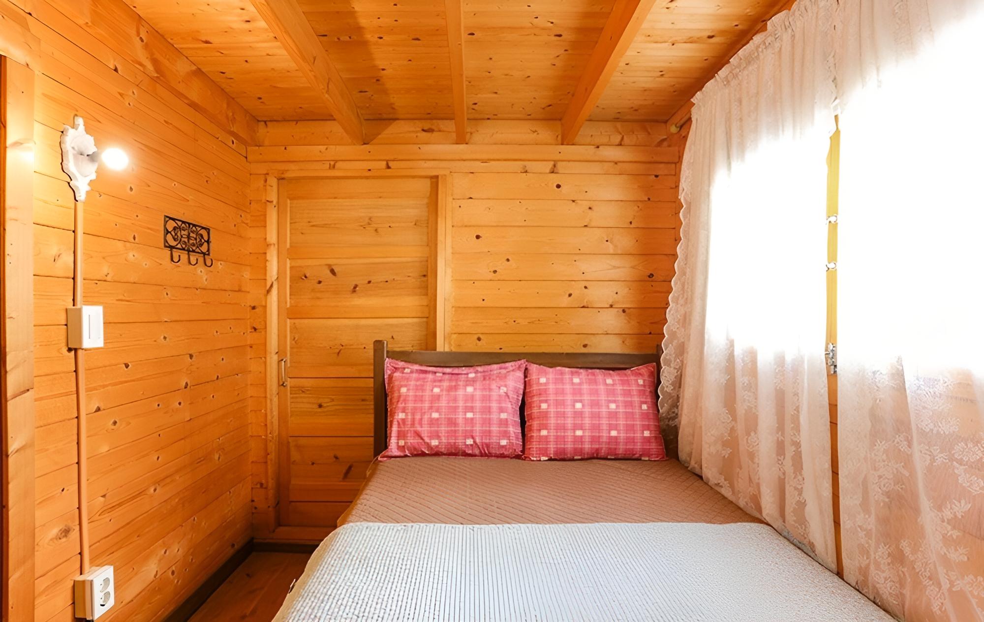 Room (Pine flavor (Unshared House)) photo 2