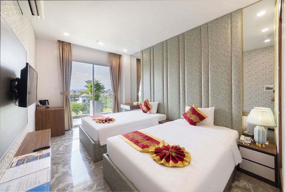 Deluxe Twin Room, Balcony - Photo 1