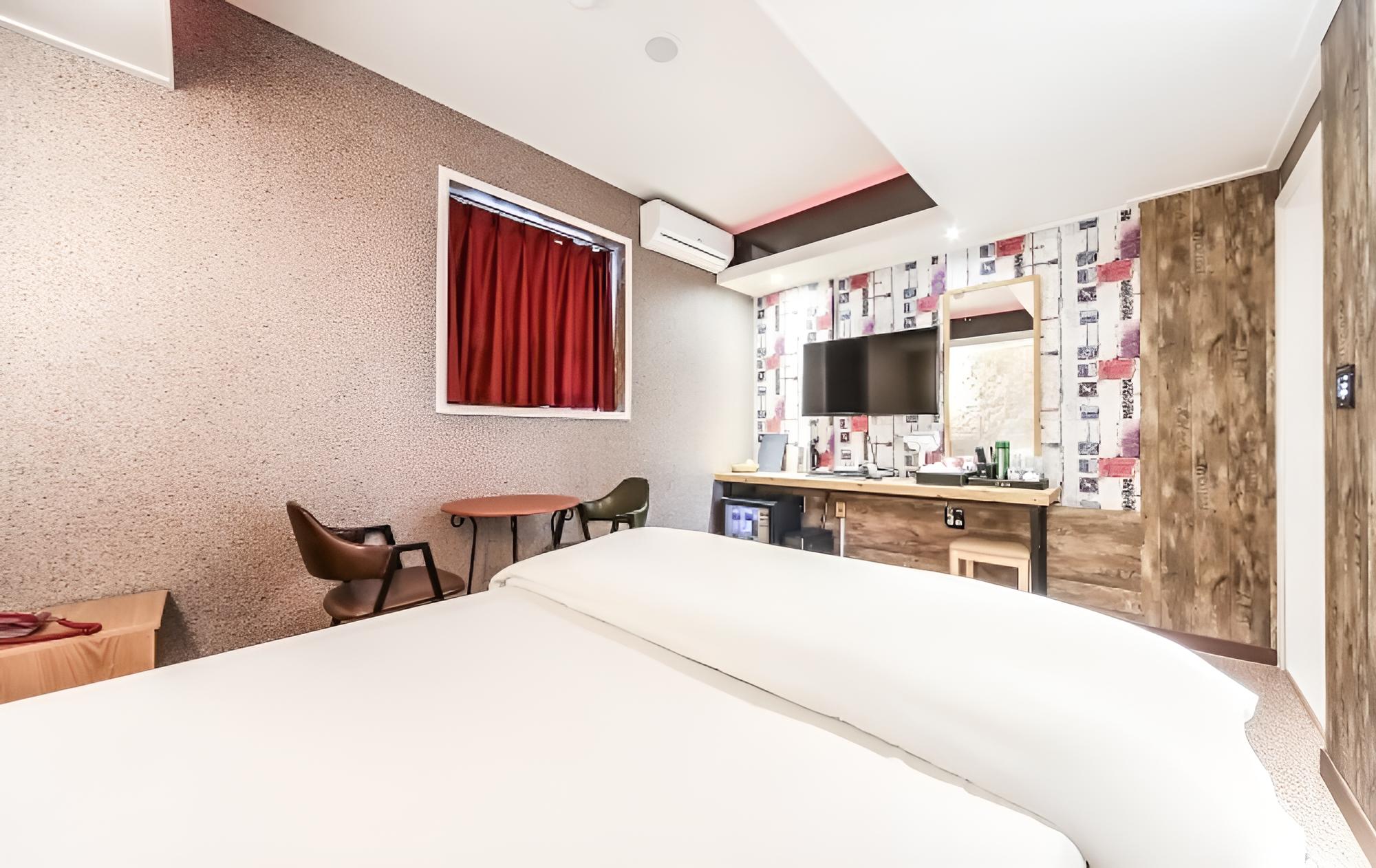 Room (Standard) - Photo 1