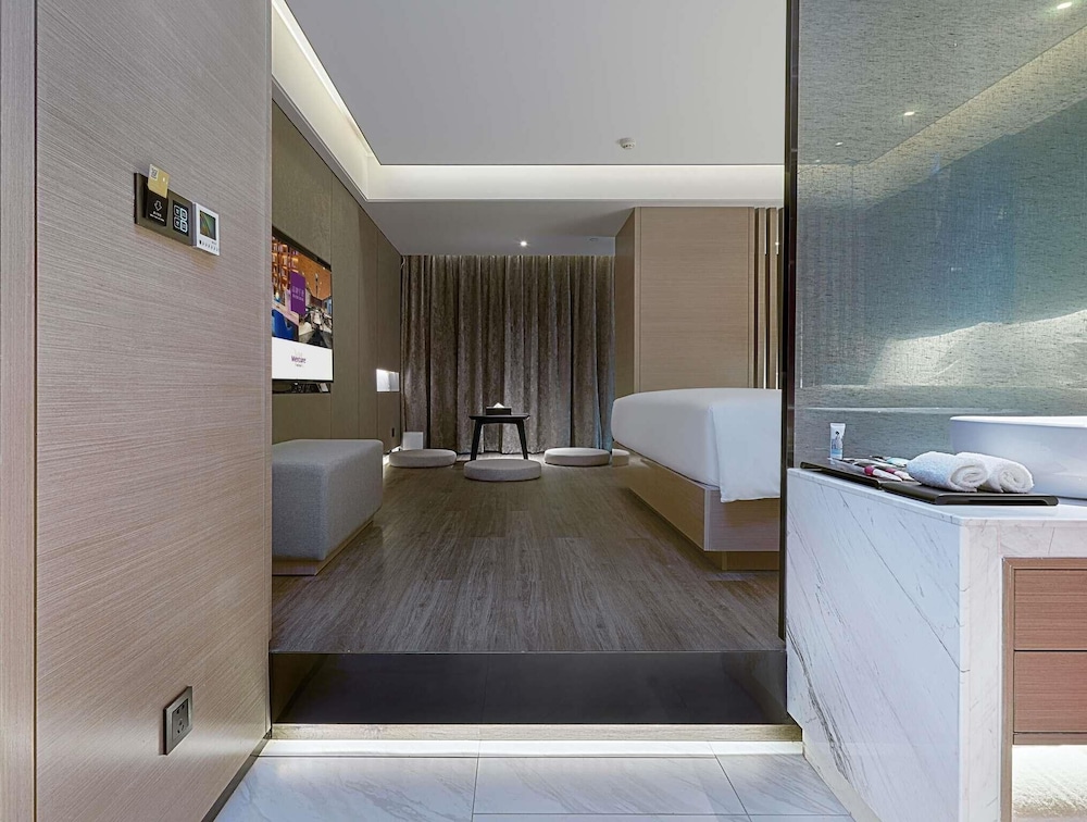 Standard Room, 1 King Bed