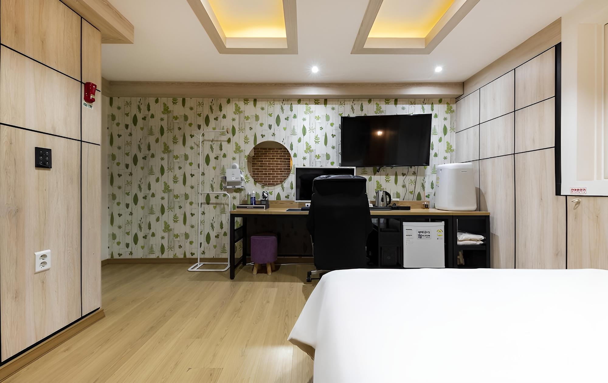 Room (Deluxe room (1PC LOL/NEFLIX movie the) photo 2