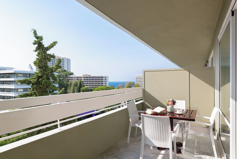 Premium Studio, Partial Sea View