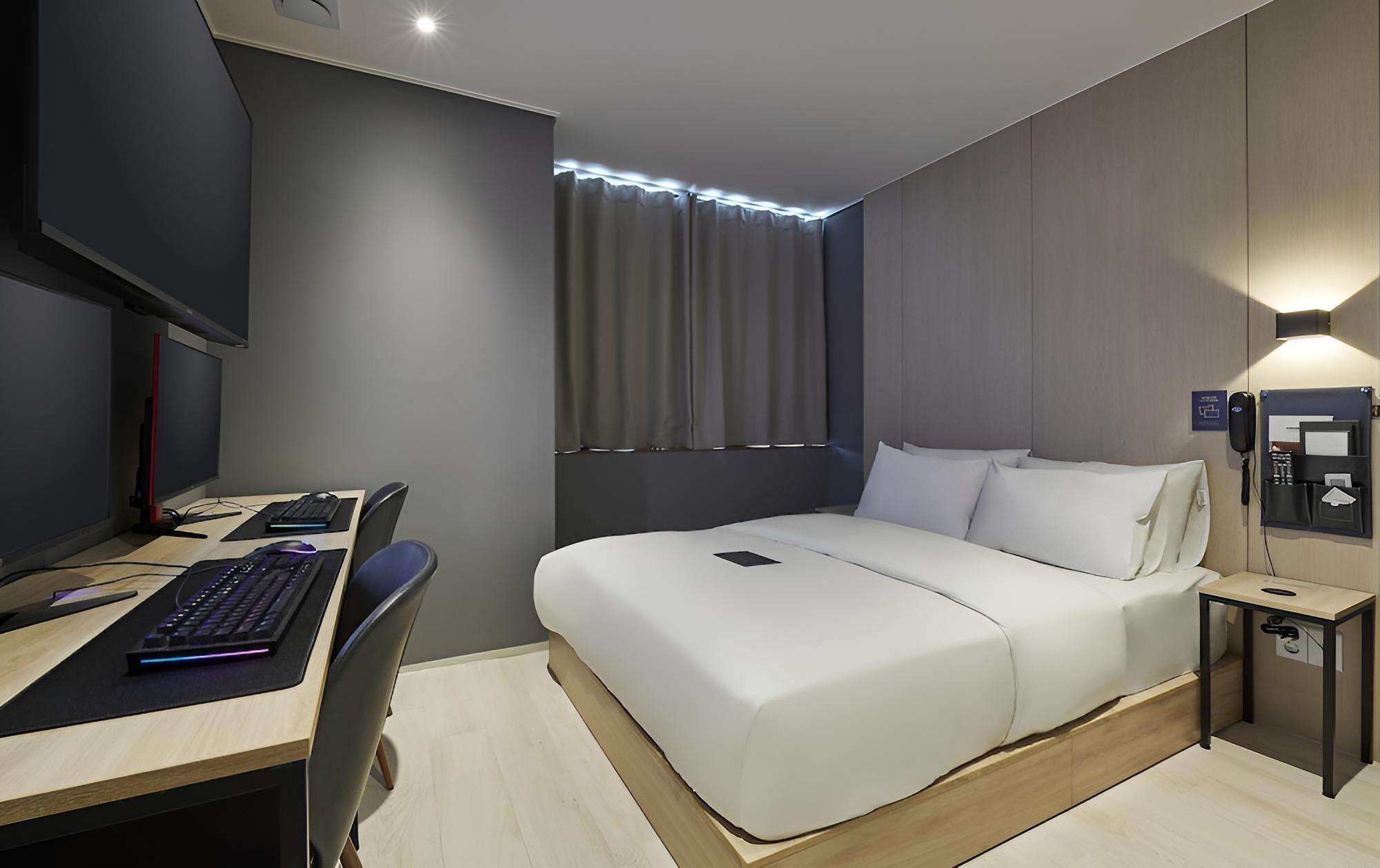 Room (Premium PC(2 High Performing PC Netfl) - Photo 1