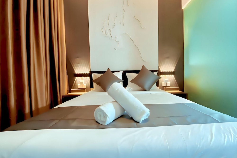 Deluxe Double Room, City View
