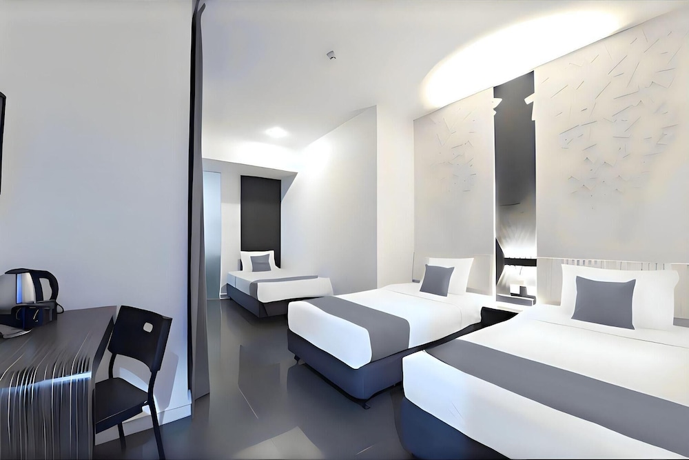 Family Triple Room, City View