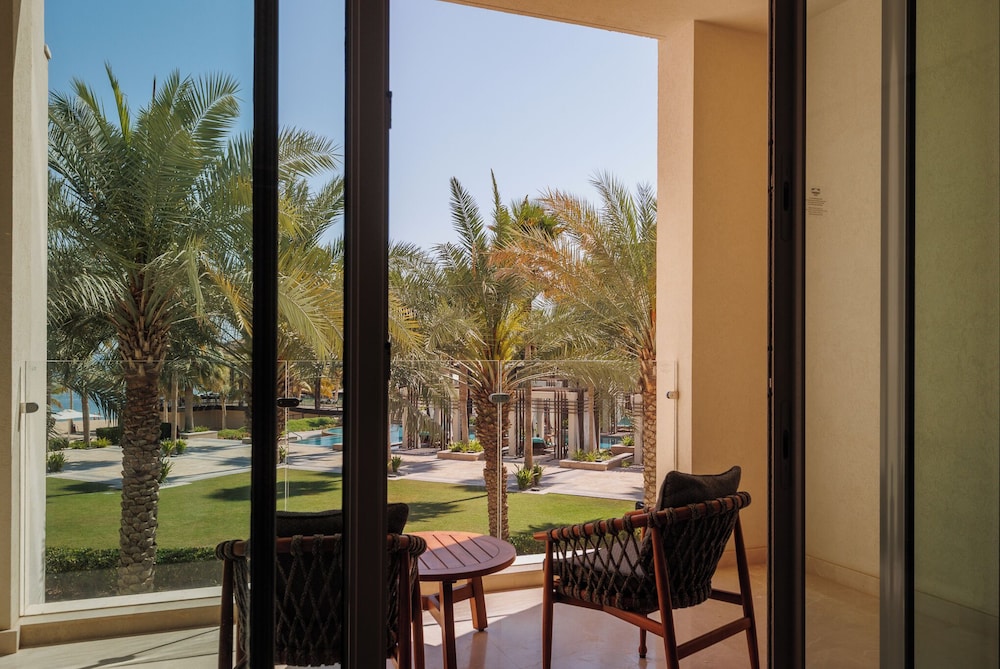 Resort Balcony Deluxe Room - Photo 3