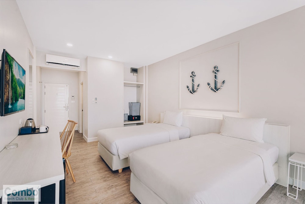 Premier Deluxe Twin Room photo 2