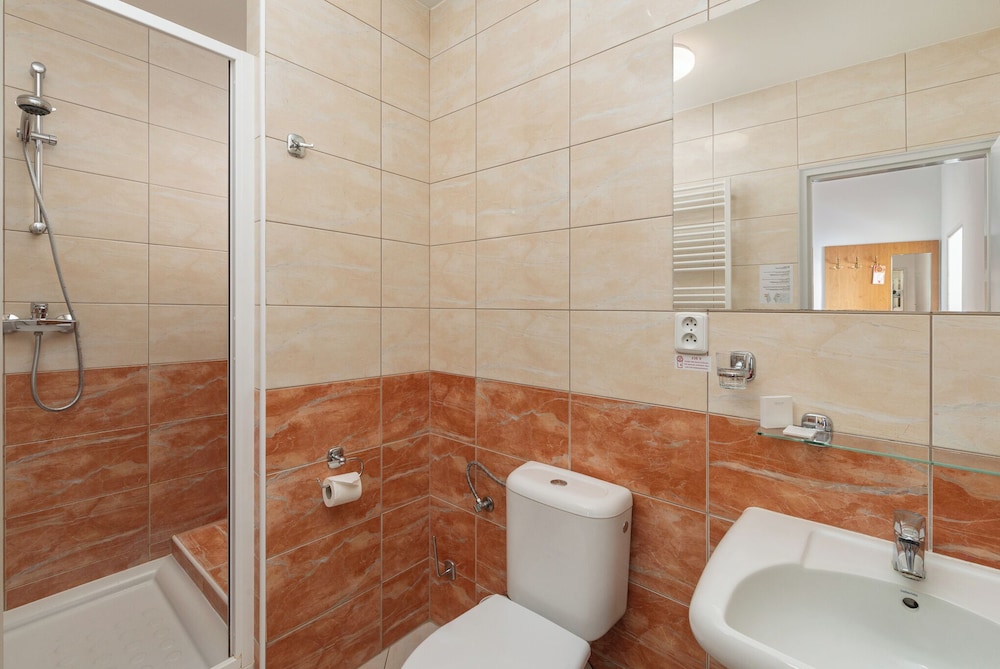 Standard Double Room - Photo 4