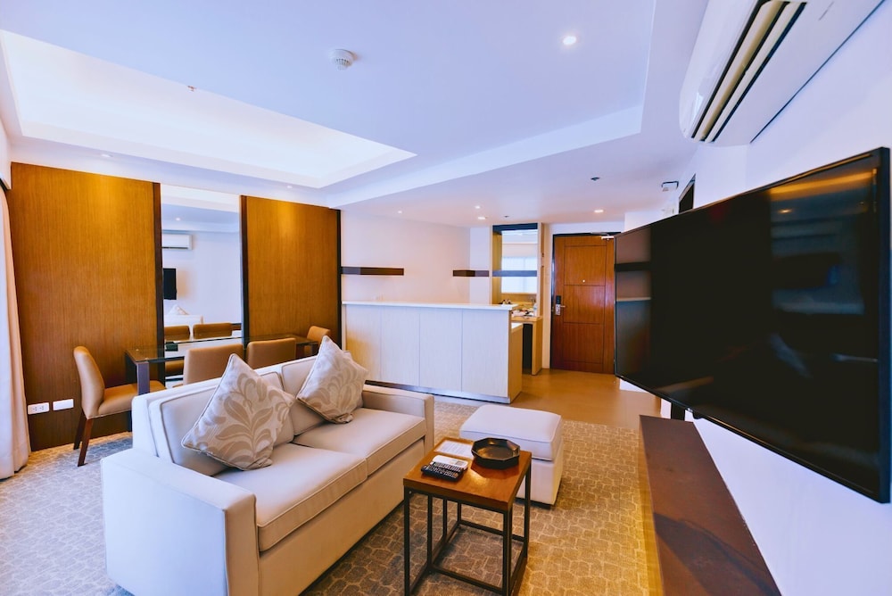 Seaview Two-Bedroom Suite photo 3