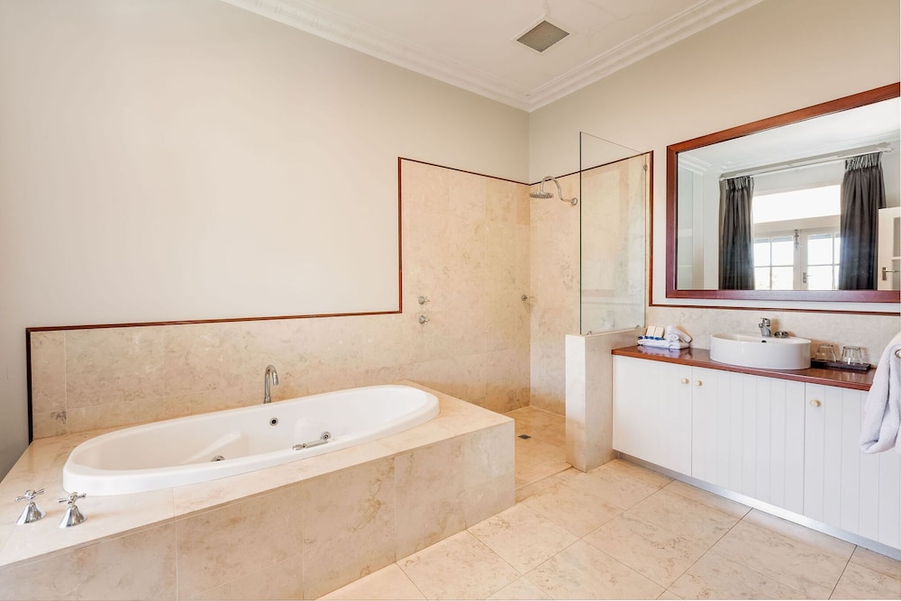 Deluxe Spa Room with Balcony photo 3