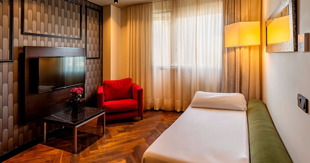 Family Triple Room - Photo 9