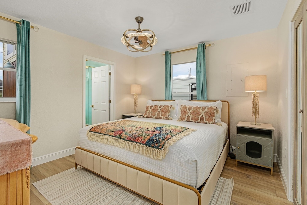 House, 2 Bedrooms photo 1