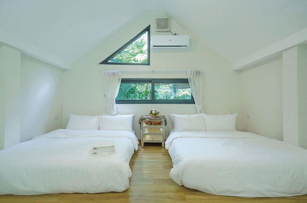 Deluxe Cottage, 2 Queen Beds, Terrace, Tower photo 1