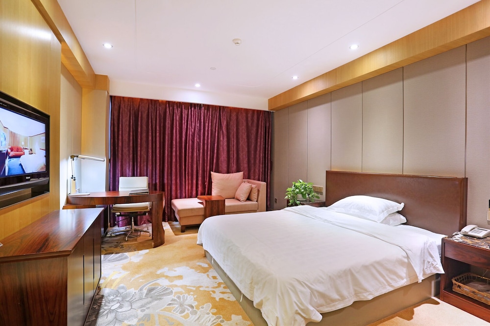 Deluxe Business Room photo 2