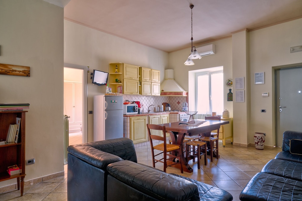 House, 2 Bedrooms, Terrace, Garden View photo 2