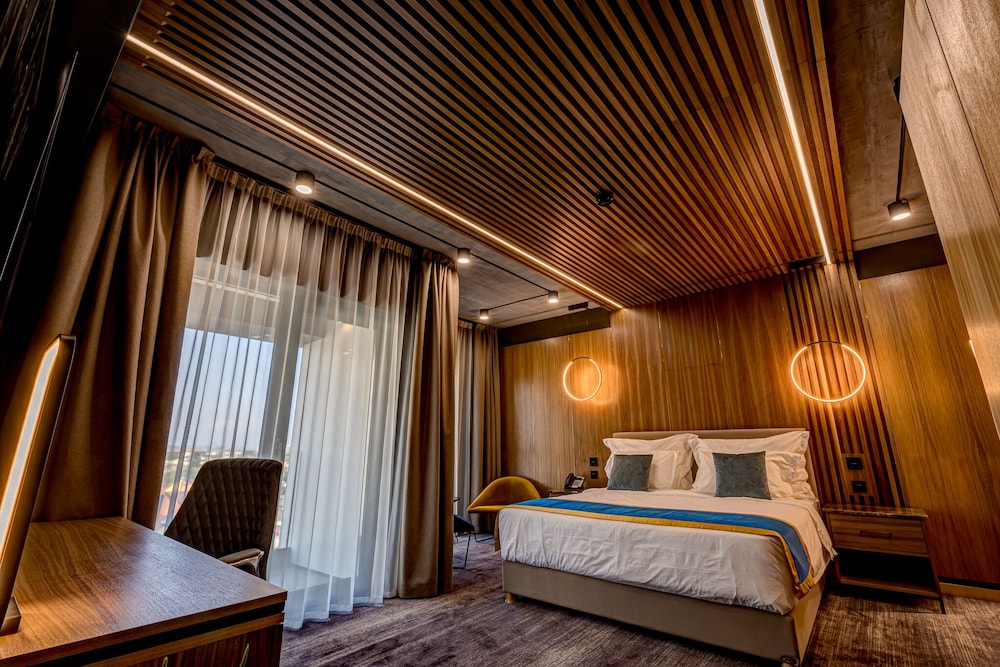 Executive Room King bed, Balcony photo 2