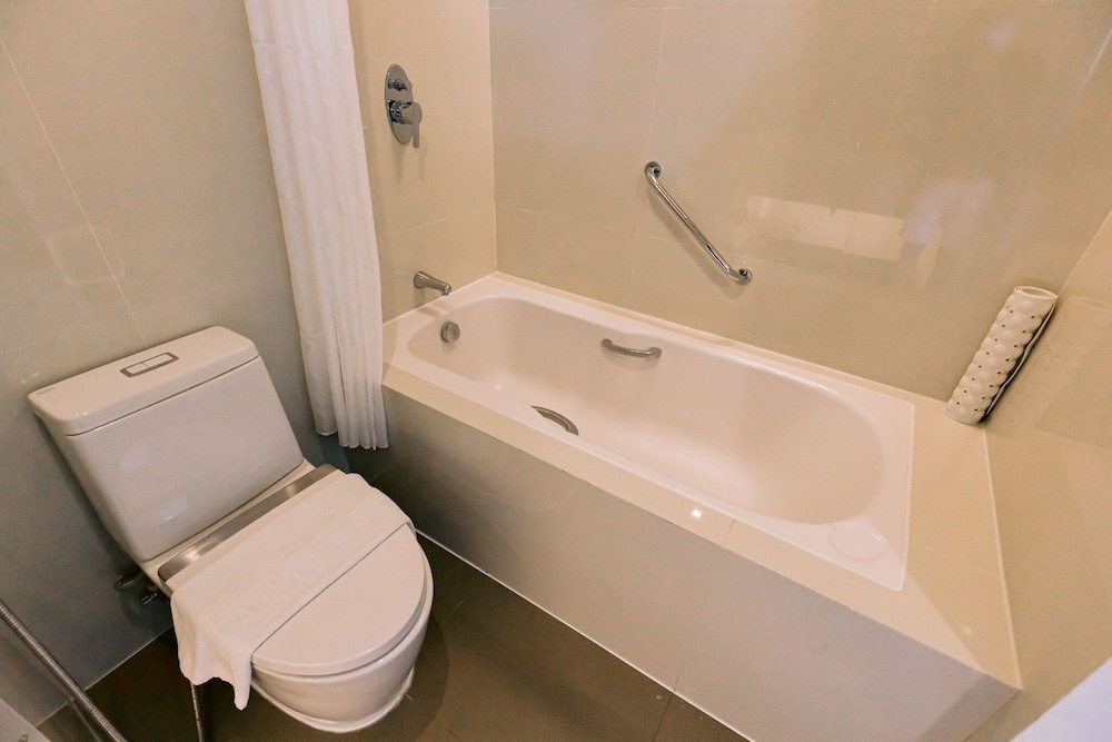 Seaview One-Bedroom Suite photo 3