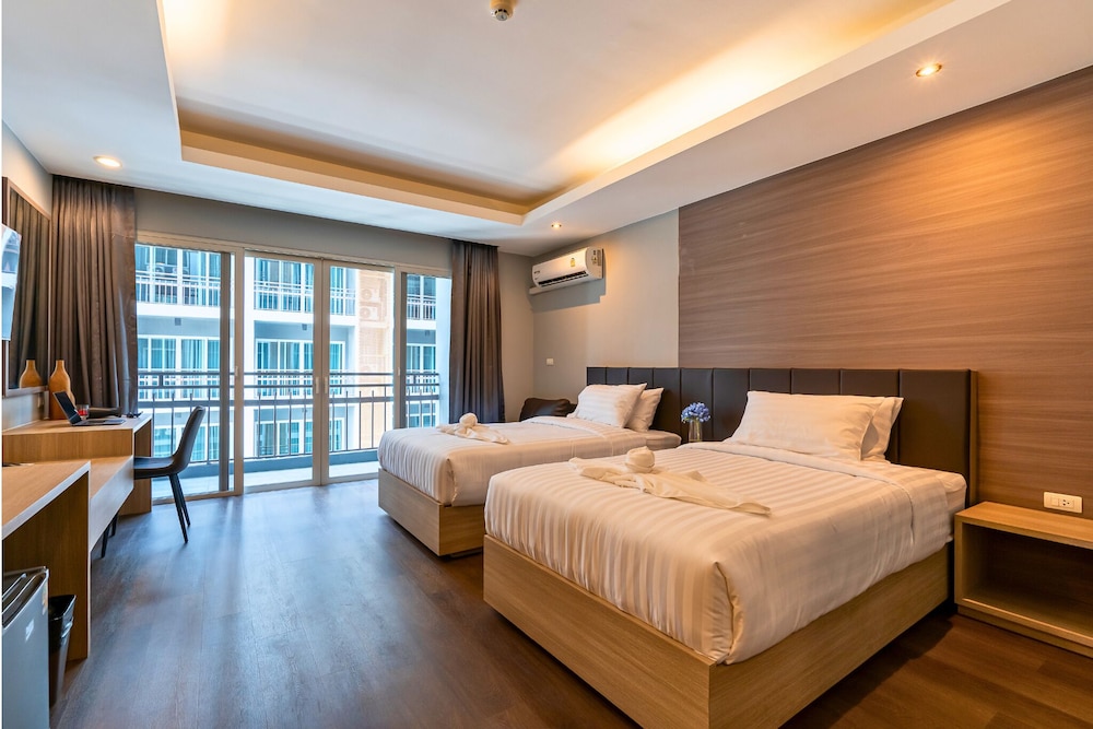 Superior Twin Room, City View