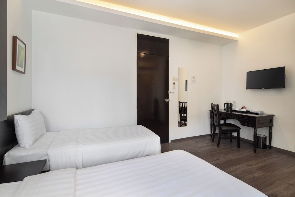 Standard Twin Room, City View photo 3