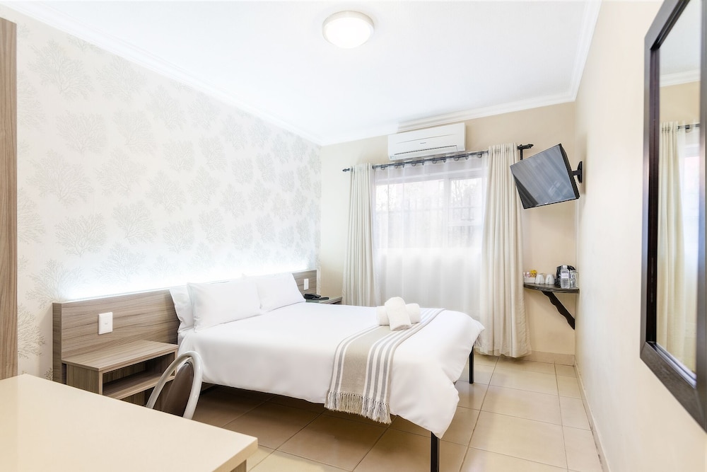 Double or Twin Room photo 2