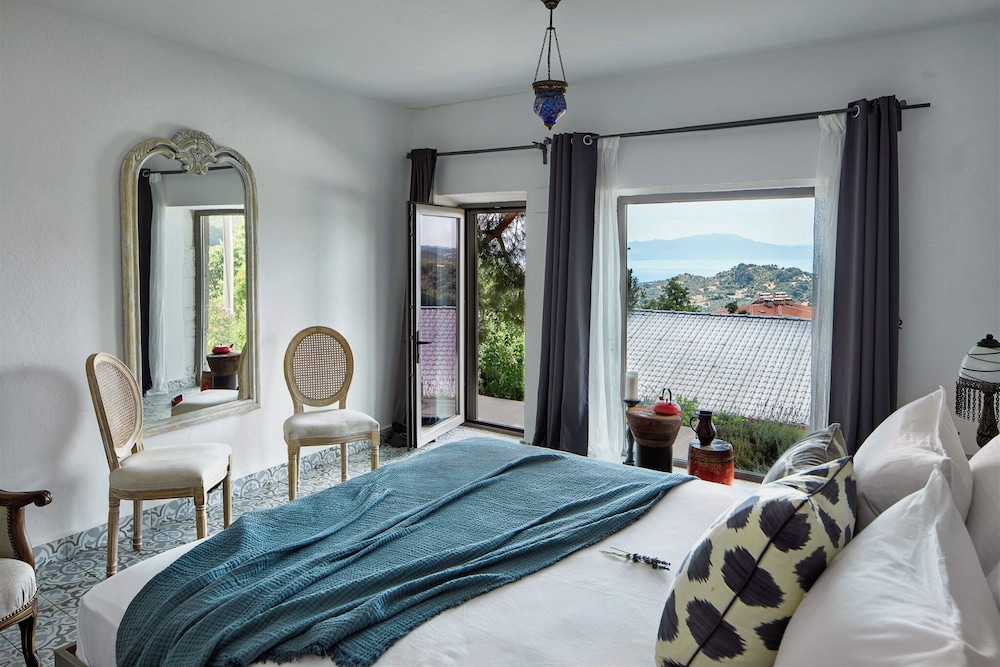 Comfort Room, Mountain View