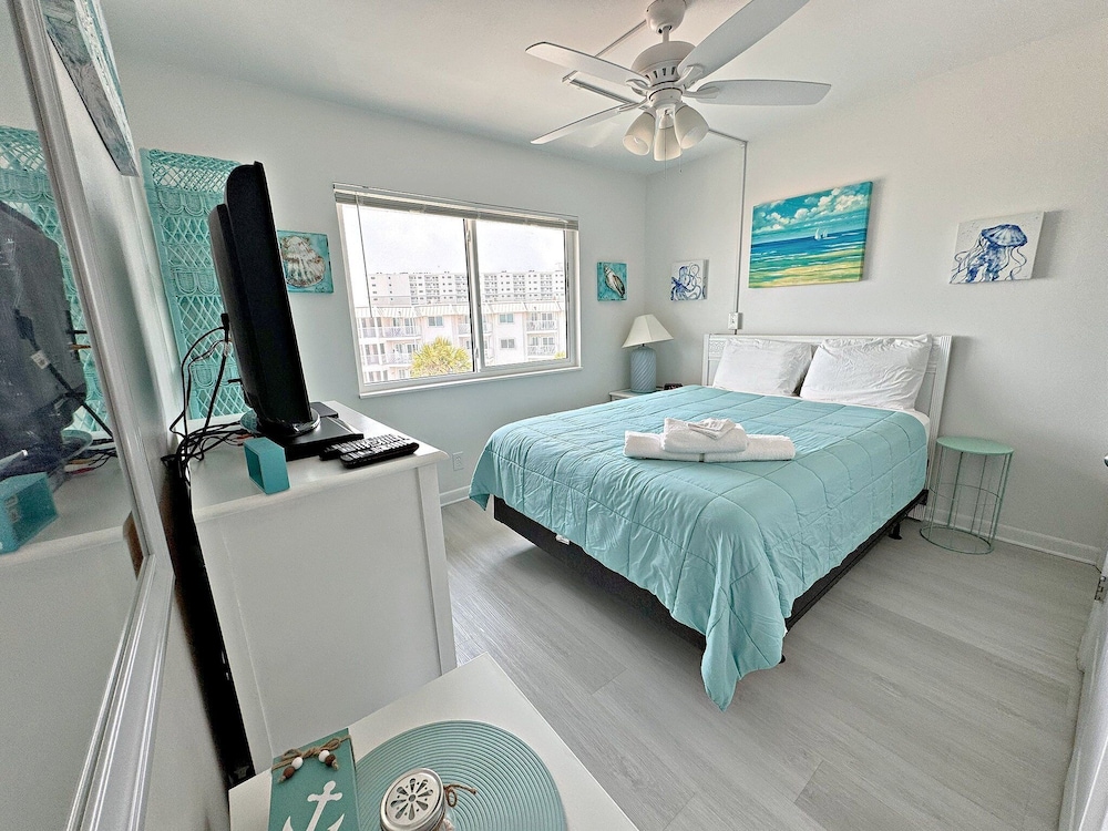 House, Multiple Beds, Balcony, Ocean View (Gulf Shores Plantation 1304) photo 2