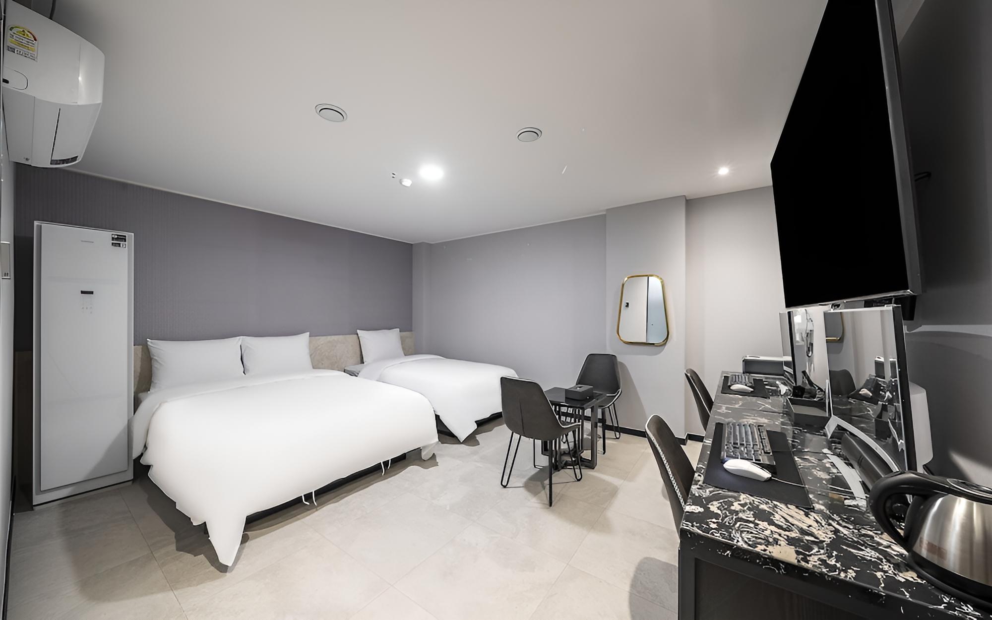 Room (Twin room (Netflix/styler available h) photo 1