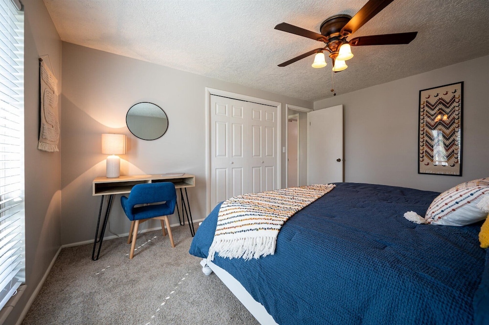 Apartment photo 2