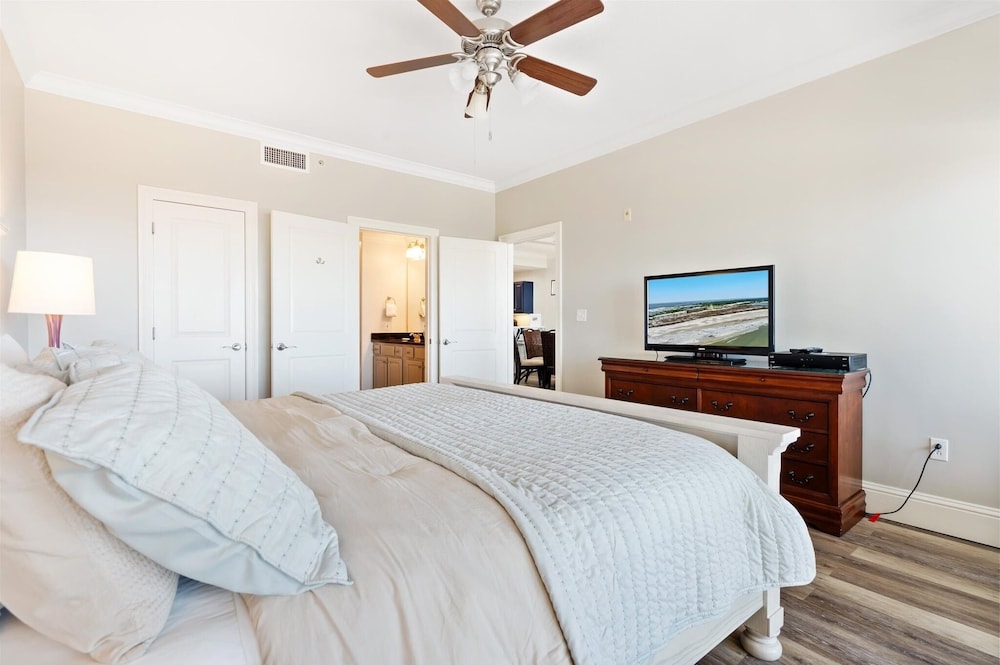 Condo, 3 Bedrooms photo 3